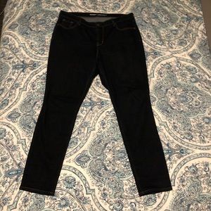 LAST CHANCE - MOVING: Curvy Straight Leg Jean